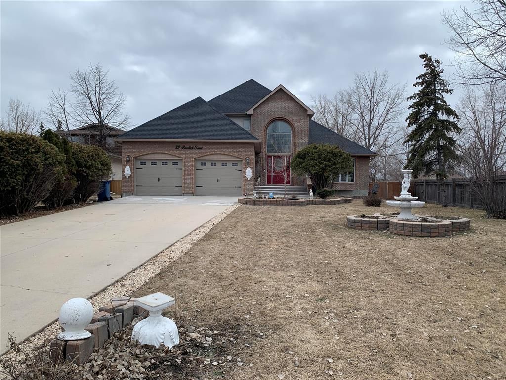 Open House. Open House on Sunday, May 7, 2023 2:00PM - 3:30PM
Large Whyteridge family home
Large family home close to parks, transit shopping in beautiful Whyteridge. 2800 sq ft Go to www.stevegallagher.ca